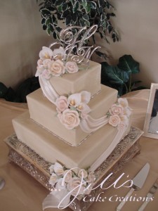 drape-with-bling