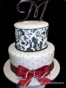 flower-damask-with-dots